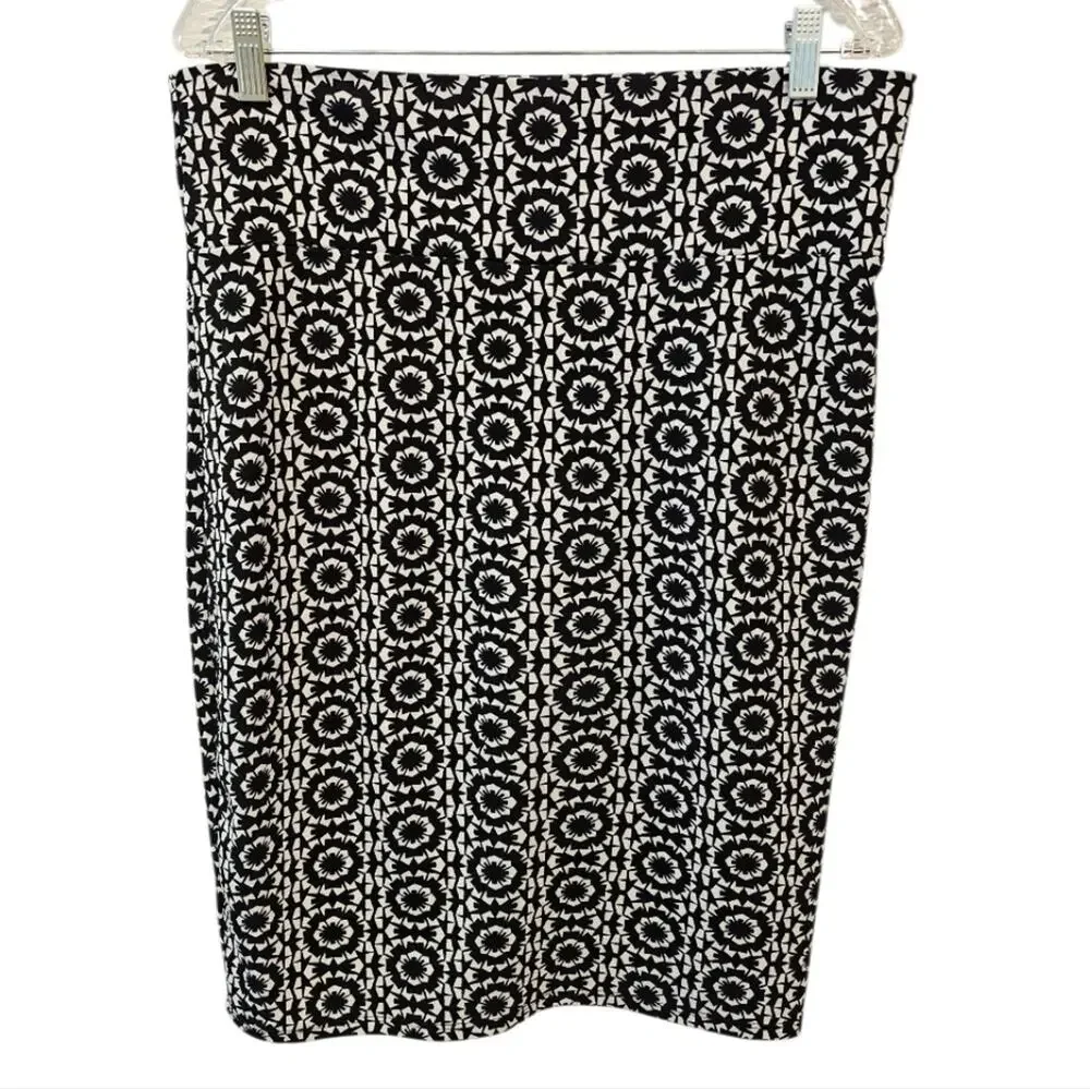 LuLaRoe Black and White Floral Pull On Pencil Skirt Large
